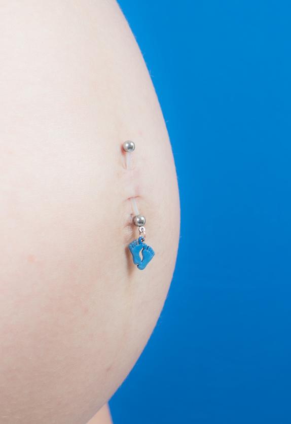 Barbell Piercing: Schwangerschaftspiercing aus PTFE oder Bioplast