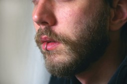 Fake Lippen-Piercing